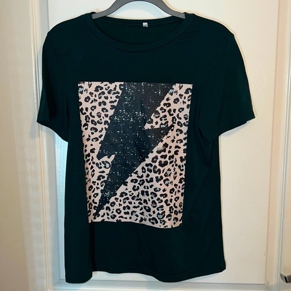 Tops - Lightning T-shirt - size Small - dark green